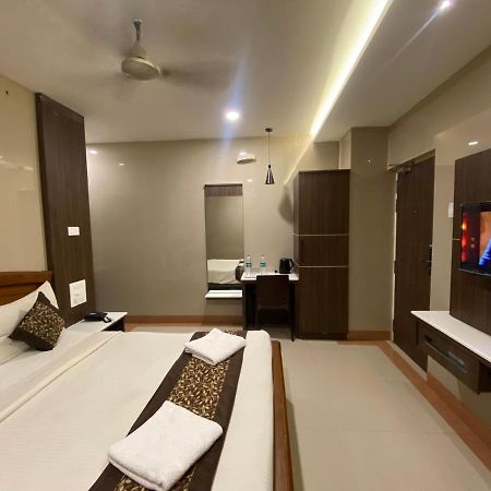 Hotel Sivas Regency Theni Allinagaram Exterior foto