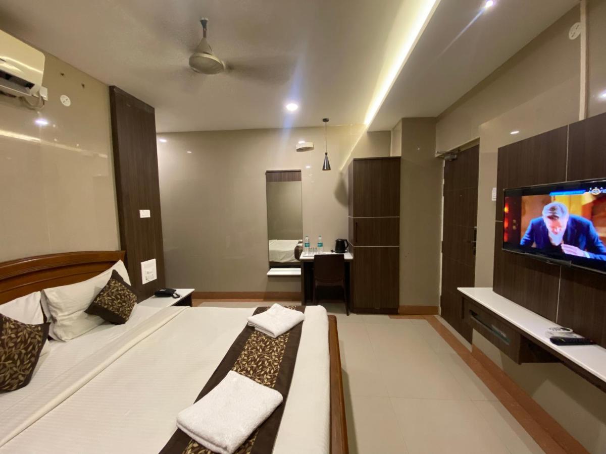 Hotel Sivas Regency Theni Allinagaram Exterior foto