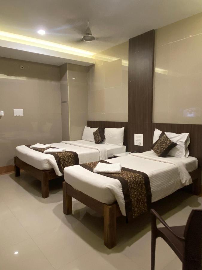 Hotel Sivas Regency Theni Allinagaram Exterior foto