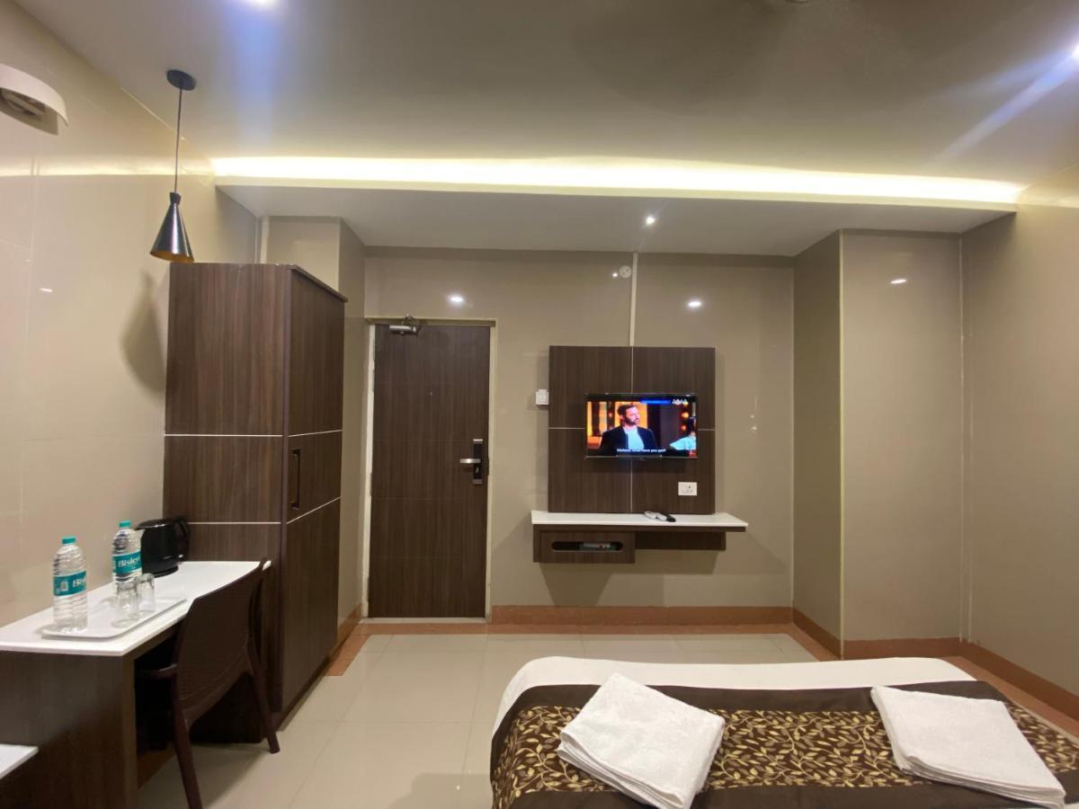 Hotel Sivas Regency Theni Allinagaram Exterior foto