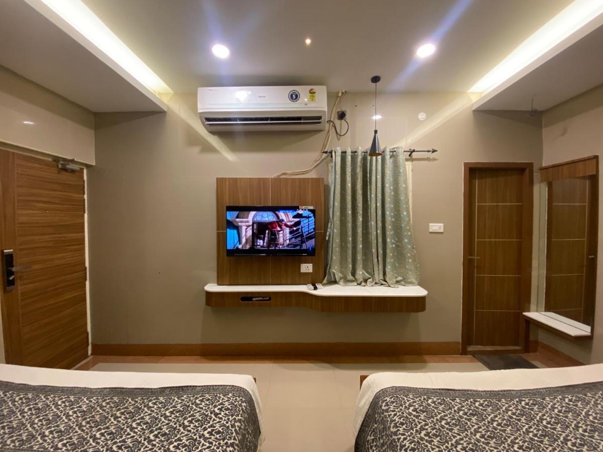 Hotel Sivas Regency Theni Allinagaram Exterior foto