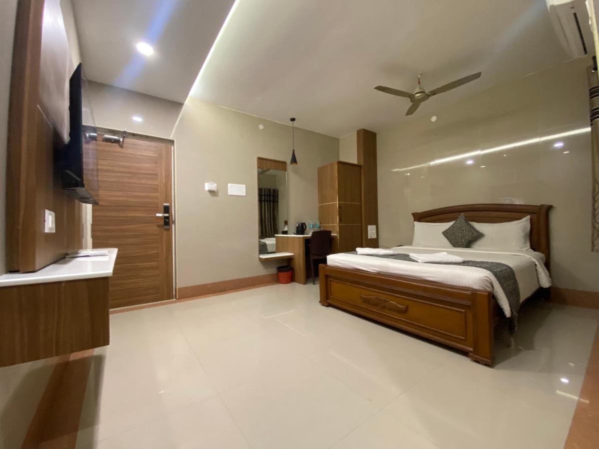 Hotel Sivas Regency Theni Allinagaram Exterior foto