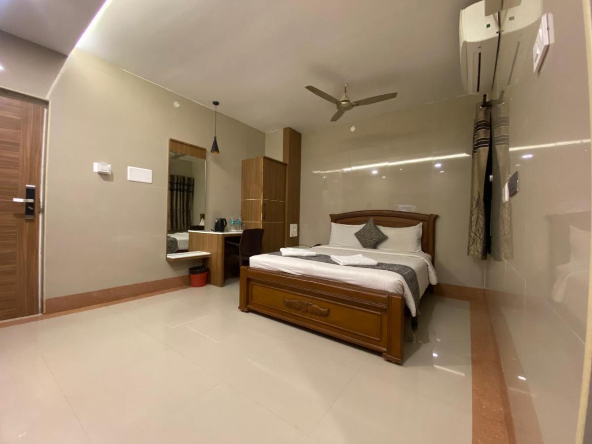 Hotel Sivas Regency Theni Allinagaram Exterior foto